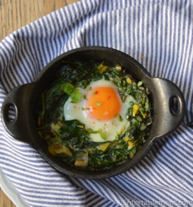 Skillet baked Eggs with Spinach