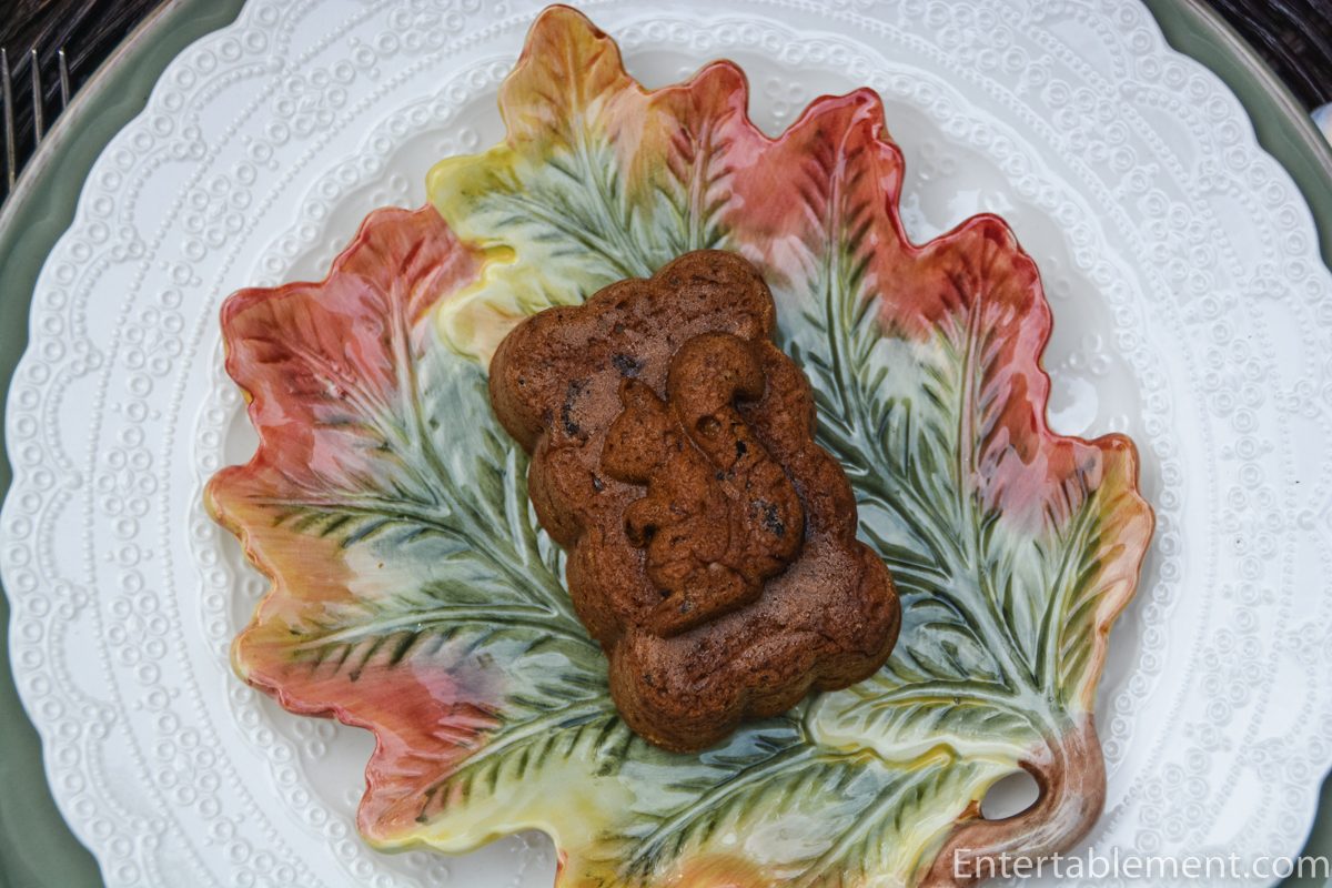 https://149873813.v2.pressablecdn.com/wp-content/uploads/2022/08/Spode-Leaf-Plates-Gingerbread-Loaves-7.jpg